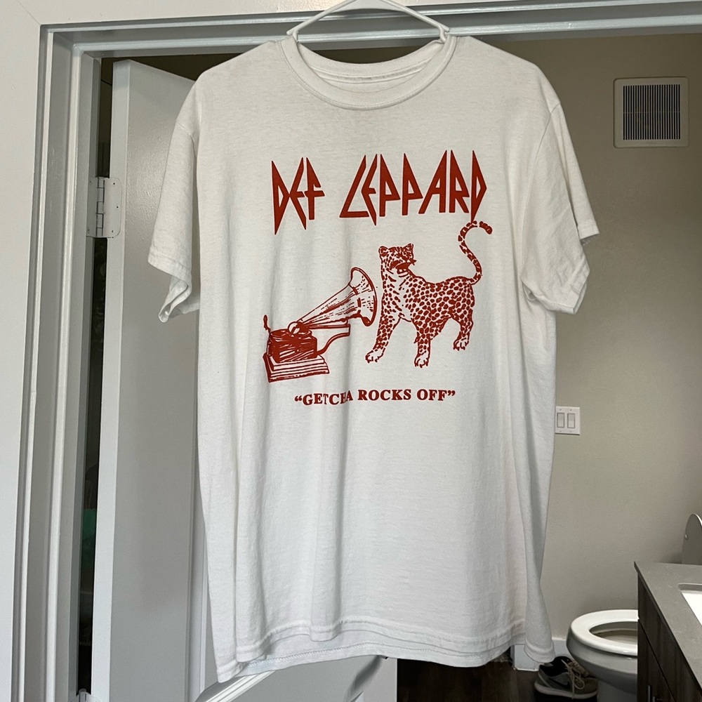 Def Leppard Tee!